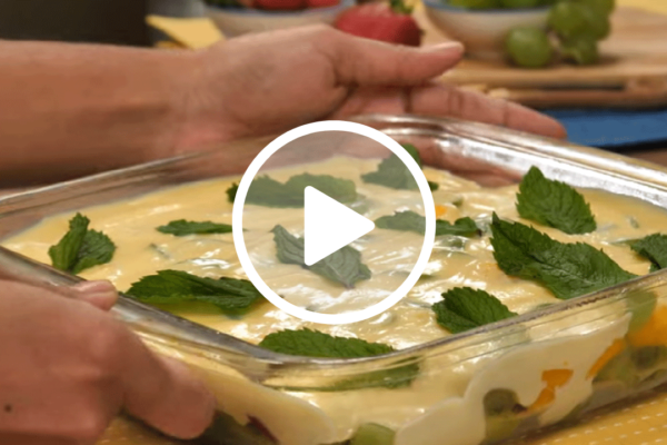 Aprenda a receita de Bombom de Travessa de Salada de Frutas